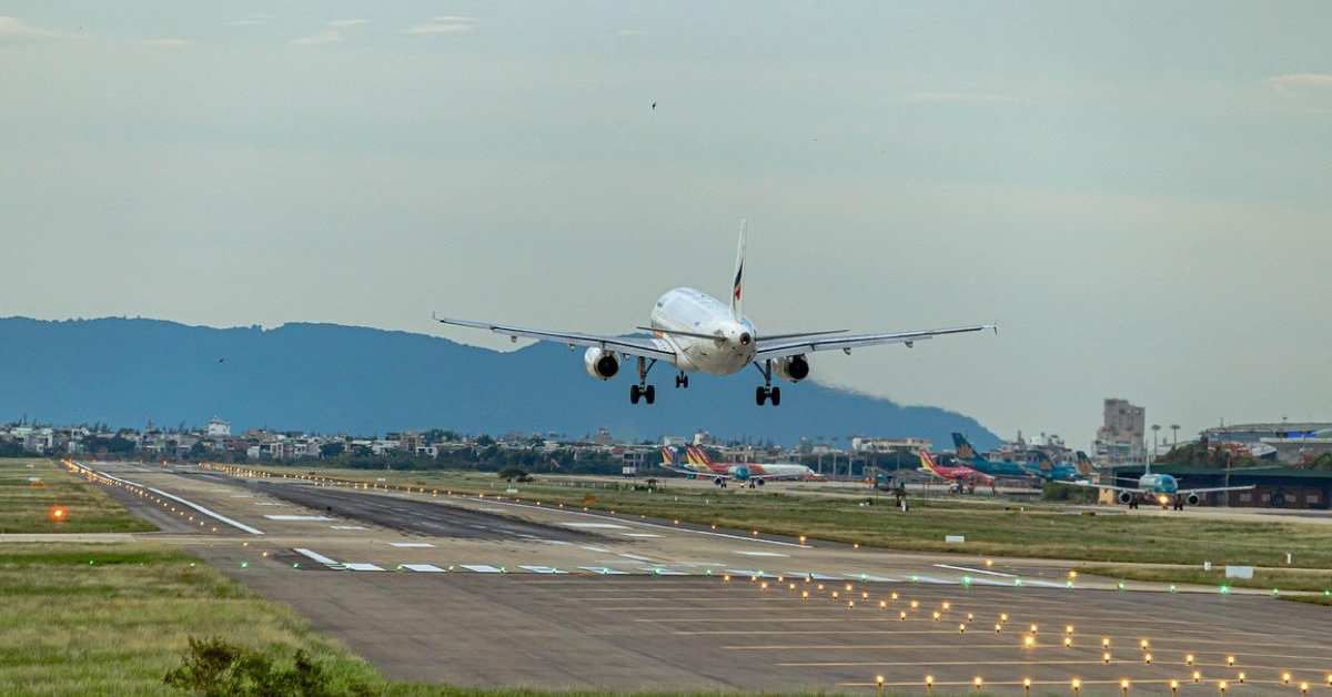 su-dung-bo-dam-cam-tay-huong-toi-he-thong-san-bay-thong-minh-va-ket-noi